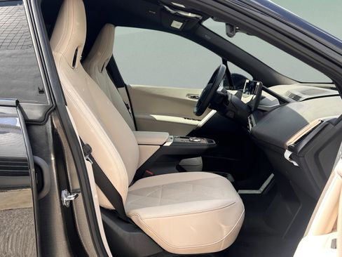 Used 2026 BMW iX xDrive45 w/ Executive Package image 27