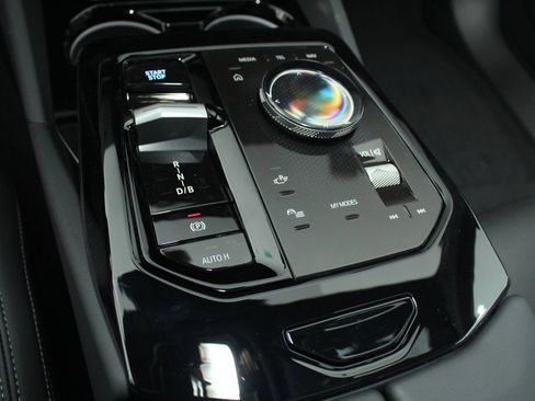 New 2026 BMW i5 eDrive40 w/ Premium Package AWD/4WD image 14