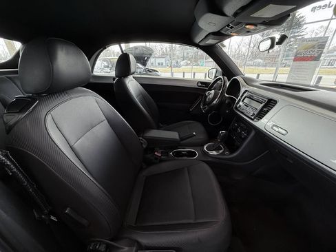 Used 2015 Volkswagen Beetle 1.8T FWD image 32