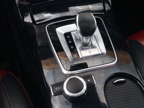 Used 2018 Mercedes-Benz SLC 43 AMG image 25