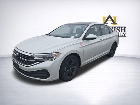 Used 2022 Volkswagen Jetta SE FWD image 3