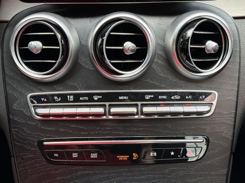 Used 2020 Mercedes-Benz GLC 300 4MATIC image 6