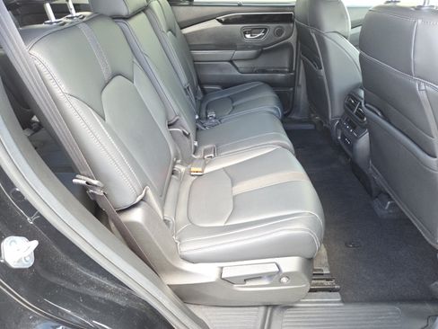 Used 2025 Honda Pilot Touring image 22