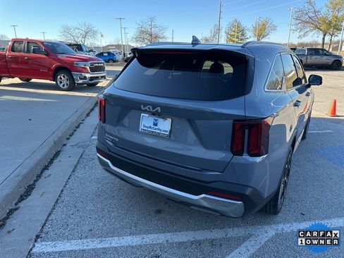 Used 2025 Kia Sorento SX image 28