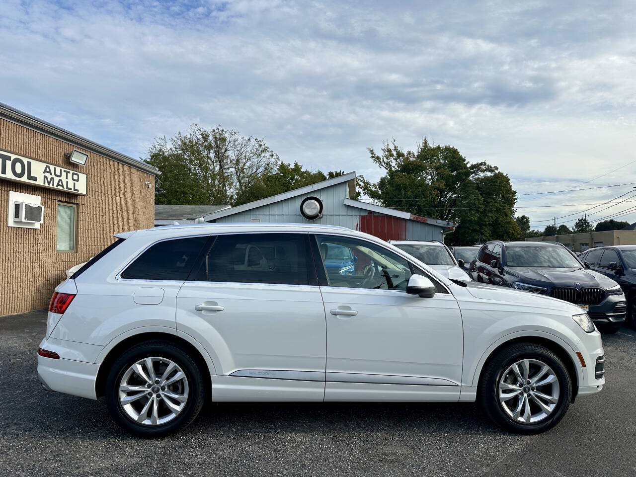 Used 2017 Audi Q7 3.0T Premium Plus AWD/4WD image 2