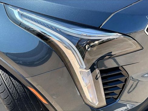 Used 2019 Cadillac XT4 Luxury w/ Cold Weather Package FWD image 27