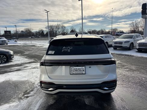 New 2026 Lincoln Nautilus Reserve image 6