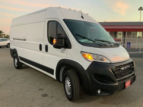 New 2026 RAM ProMaster 3500 w/ Convenience Group image 3