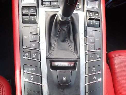 Used 2015 Porsche Macan S AWD/4WD image 38