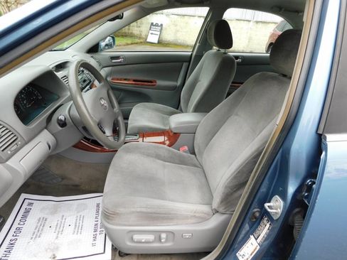Used 2004 Toyota Camry XLE image 6