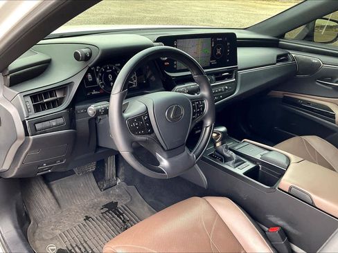 Used 2022 Lexus ES 350 w/ Accessory Package image 17