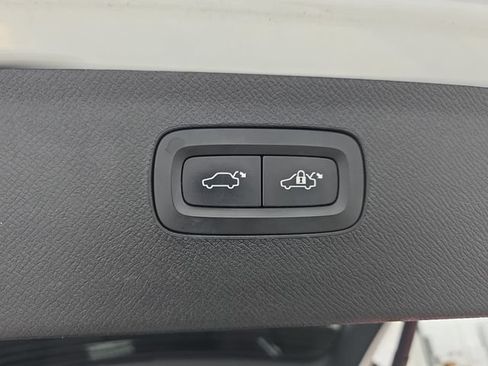 Used 2019 Volvo XC90 T6 Momentum w/ Advanced Package AWD/4WD image 36