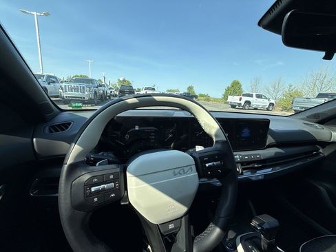 Used 2025 Kia K4 GT-Line FWD image 16