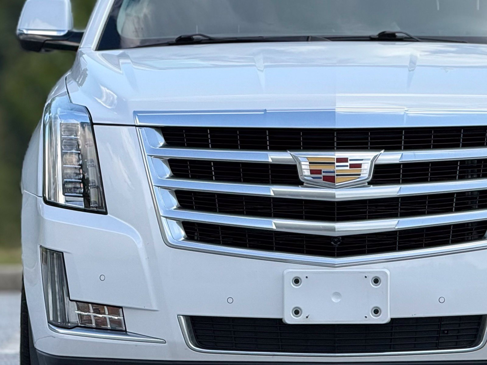 Used 2016 Cadillac Escalade Luxury AWD/4WD image 14
