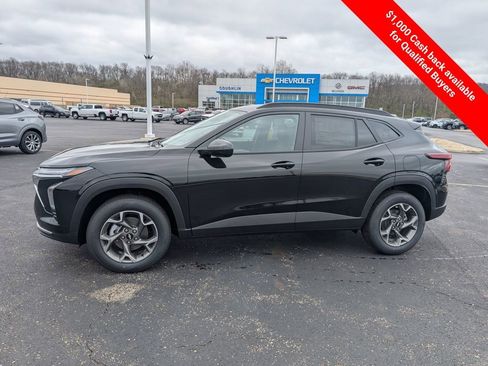 New 2026 Chevrolet Trax LT image 4