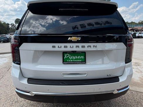 Used 2025 Chevrolet Suburban LT RWD image 7