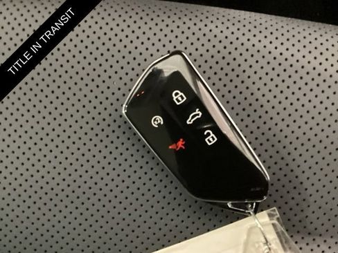 Used 2025 Volkswagen Tiguan SE w/ Panoramic Sunroof Package AWD/4WD image 25