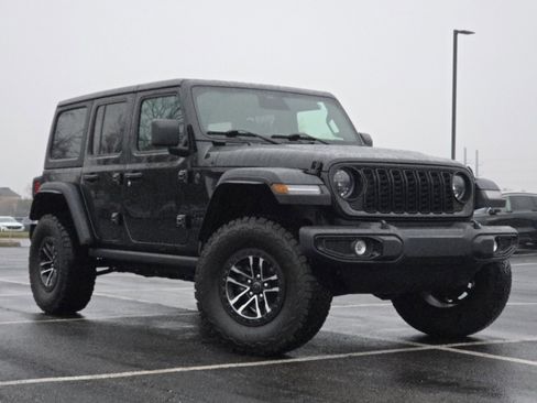 Used 2025 Jeep Wrangler Unlimited Sport image 2
