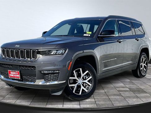 Certified 2024 Jeep Grand Cherokee L Limited w/ Luxury Tech Group II image 13