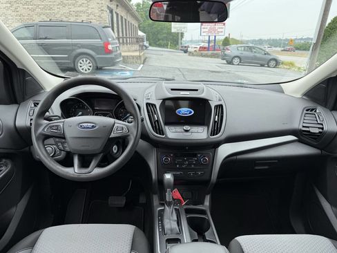 Used 2017 Ford Escape SE w/ Equipment Group 201A AWD/4WD image 15