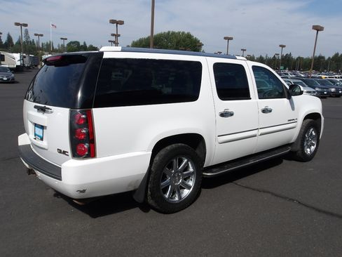 Used 2008 GMC Yukon XL Denali image 5