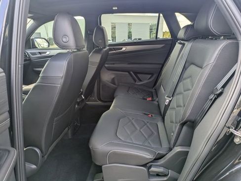Used 2026 Volkswagen Atlas Cross Sport SE FWD image 15