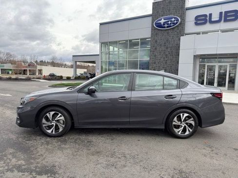 Used 2025 Subaru Legacy Premium AWD/4WD image 9