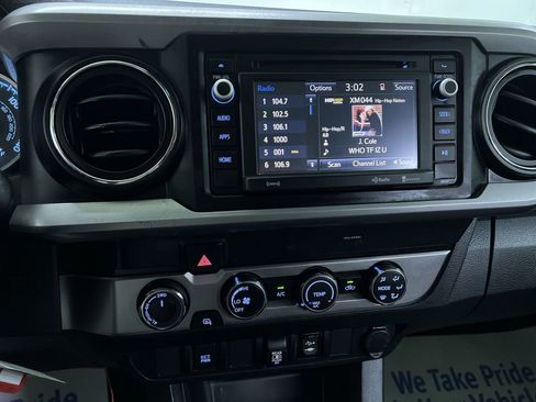 Used 2019 Toyota Tacoma SR5 AWD/4WD image 22