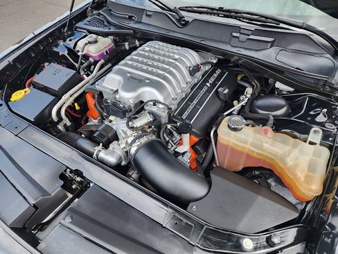 Used 2016 Dodge Challenger SRT Hellcat RWD image 10