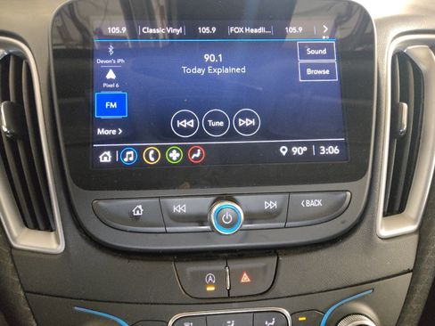 Used 2025 Chevrolet Malibu LT FWD image 25