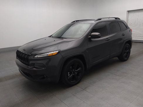 Used 2016 Jeep Cherokee Latitude w/ Cold Weather Group image 2