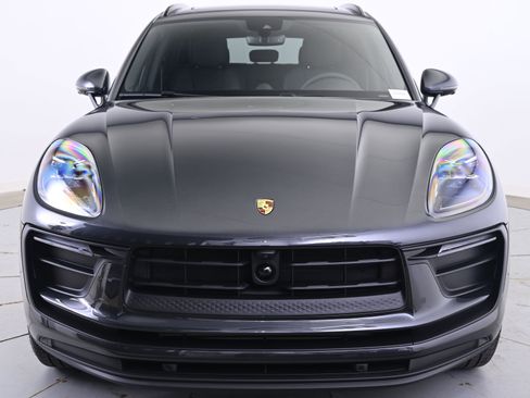 Used 2026 Porsche Macan AWD/4WD image 10