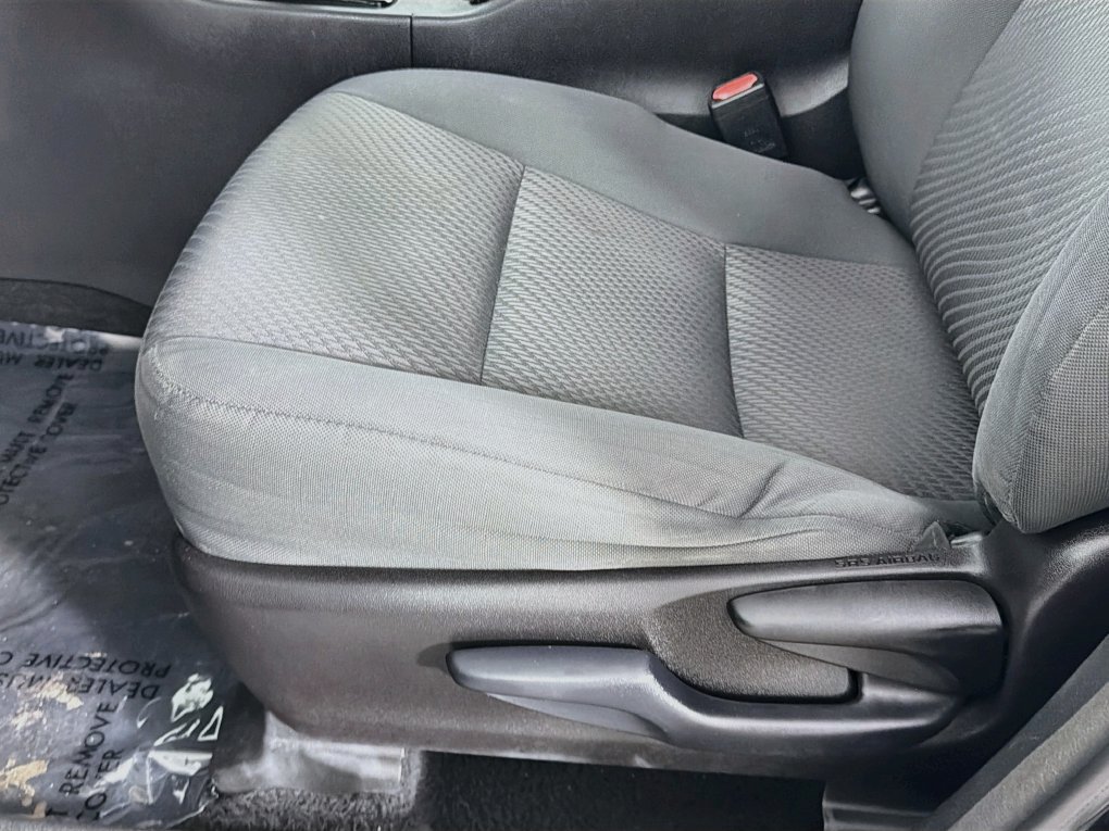 Used 2018 Toyota Highlander LE FWD image 23