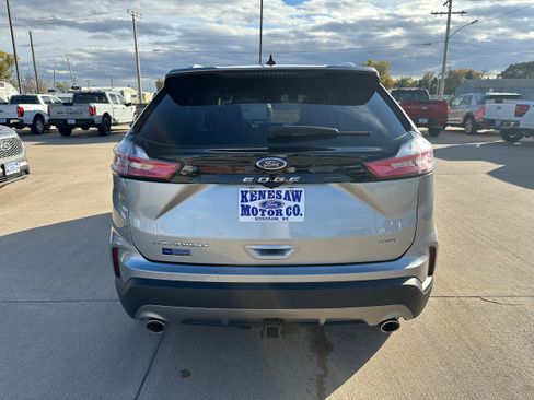 Used 2024 Ford Edge Titanium w/ Class II Trailer Tow Package AWD/4WD image 5