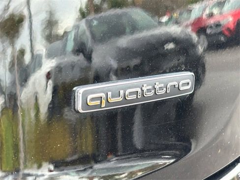 Used 2023 Audi Q5 2.0T Premium w/ Convenience Package image 13