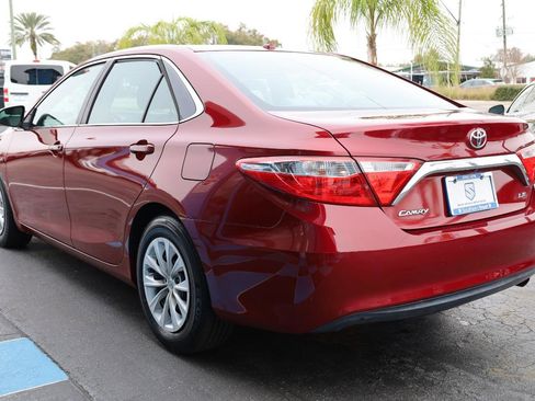 Used 2015 Toyota Camry XLE image 3