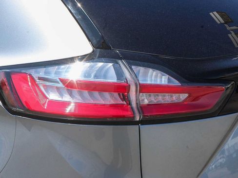 Used 2023 Ford Edge SEL AWD/4WD image 9