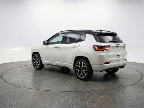 Used 2025 Jeep Compass Limited image 6