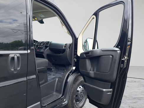 Used 2021 RAM ProMaster 2500 w/ Premium Appearance Group FWD image 28