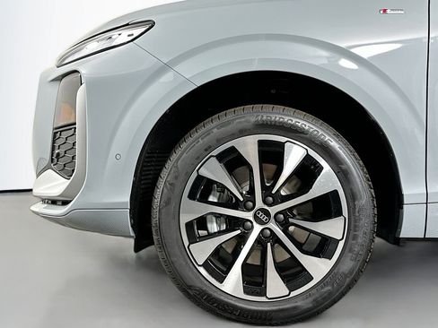 New 2026 Audi Q3 quattro 2.0T AWD/4WD image 11