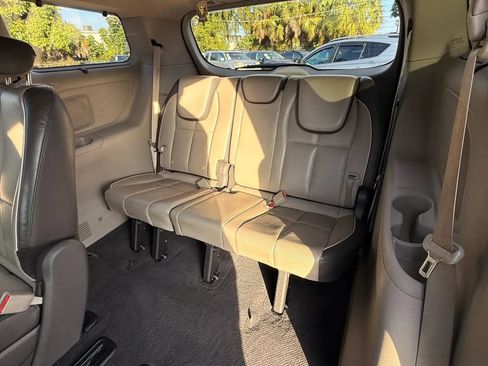 Used 2016 Kia Sedona EX FWD image 21