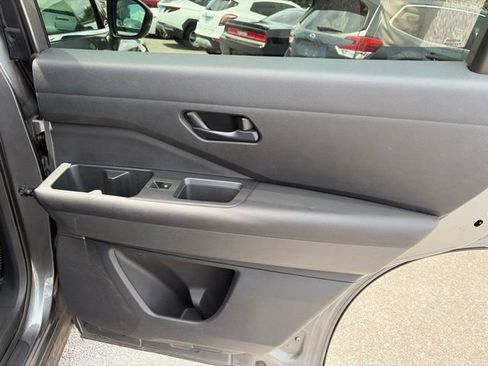 Used 2024 Nissan Pathfinder SV w/ Black Appearance Package FWD image 19