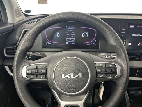 Used 2024 Kia Sportage LX FWD image 16