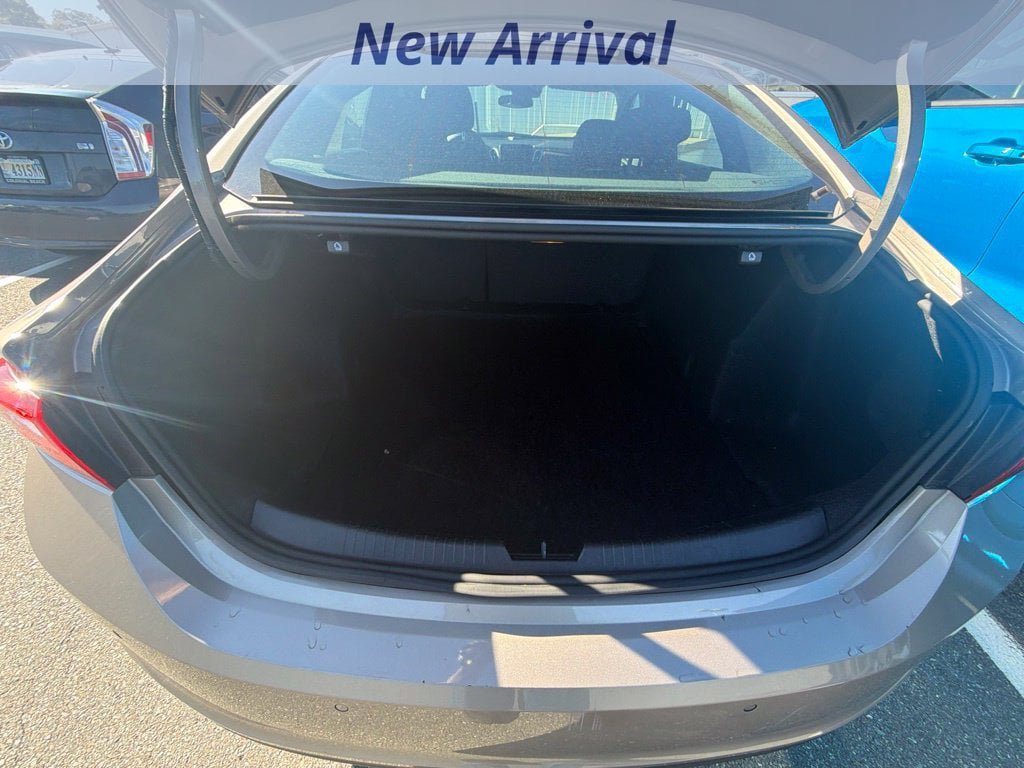Used 2024 Chevrolet Malibu LT FWD image 9