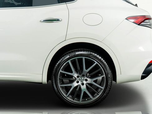 Used 2022 Maserati Levante Modena image 32