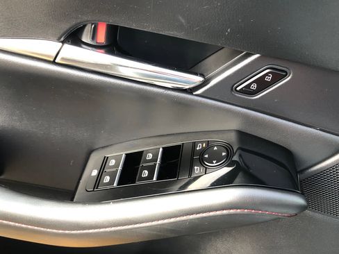 Used 2024 MAZDA CX-30 AWD 2.5 S w/ Preferred Package image 18