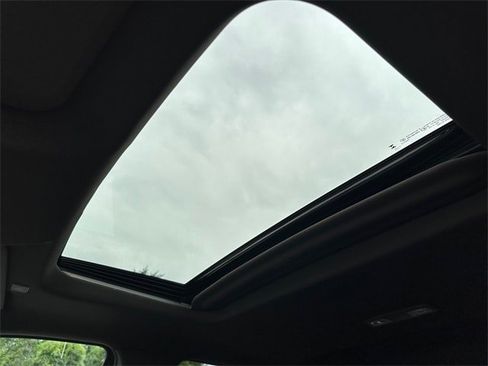 New 2025 GMC Sierra 1500 SLT w/ SLT Premium Package image 18