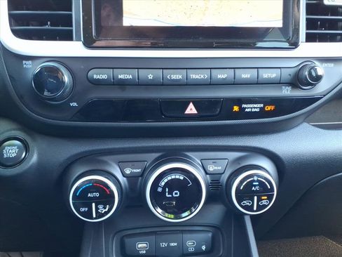 Certified 2025 Hyundai Venue Limited image 22