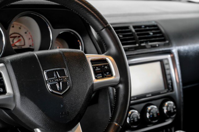 Used 2011 Dodge Challenger SRT8 RWD image 15
