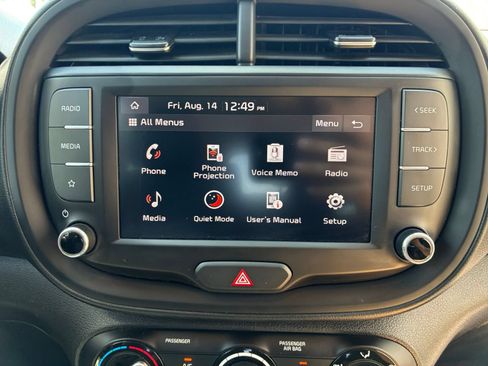 Used 2025 Kia Soul LX w/ LX Technology Package FWD image 18